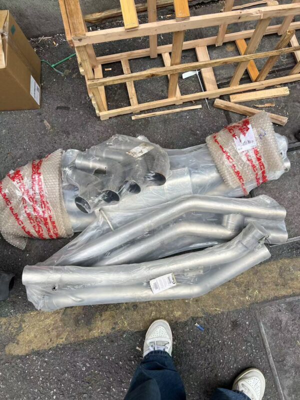 Lamborghini URUS Italian Tubi Exhaust System Black Tail Pipe has some defects, available for sale - Image 2