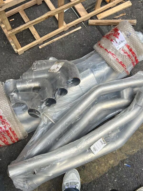Lamborghini URUS Italian Tubi Exhaust System Black Tail Pipe has some defects, available for sale - Image 3